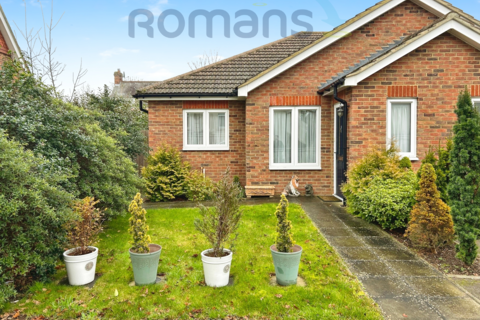 Alexandra Road, Farnborough, Hampshire 2 bed bungalow for sale