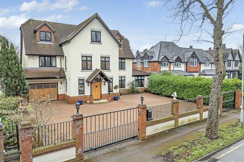 Nelmes Way, Hornchurch, RM11 7 bed detached house for sale