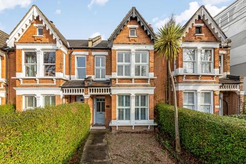 Clive Road, Dulwich, London, SE21 3 bed apartment for sale