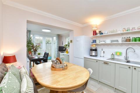 Alinora Avenue, Goring By Sea... 2 bed ground floor flat for sale