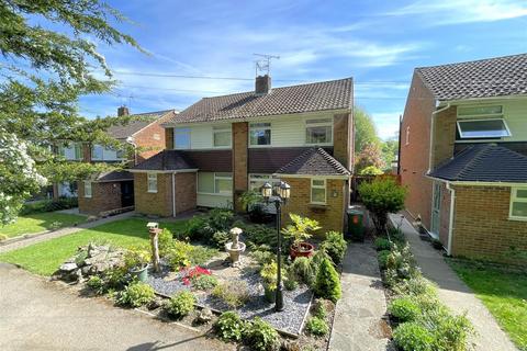 The Meadway, Sevenoaks TN13 3 bed semi