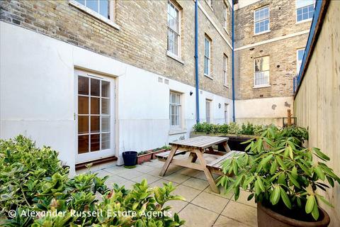 Alexandra Court, Canterbury Road... 2 bed apartment for sale