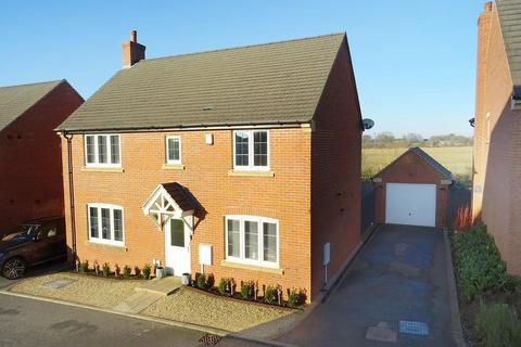 Buttercup Close, Lutterworth 4 bed detached house for sale