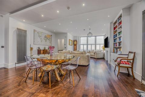South Parade, Southsea PO4 3 bed apartment for sale