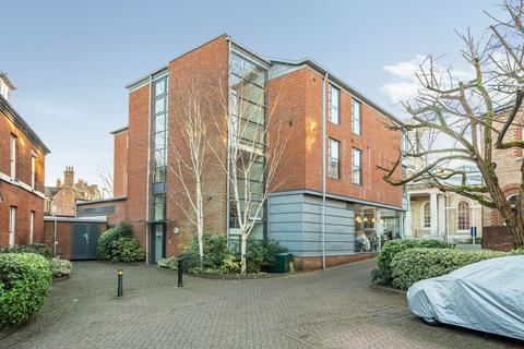 Exchange Square, Winchester, SO23 2 bed flat for sale