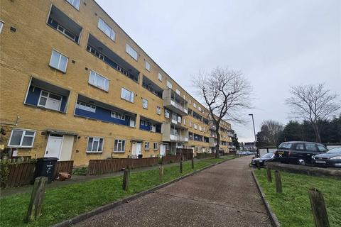 Bromley Road, London, SE6 3 bed flat for sale