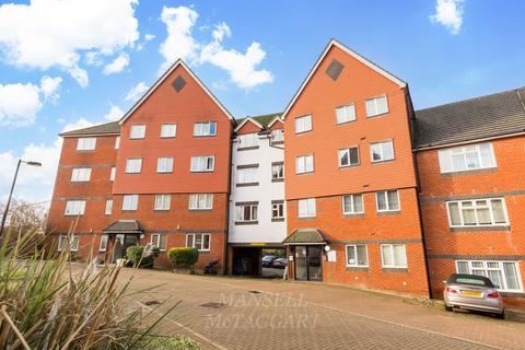 Tower Close, East Grinstead RH19 2 bed flat for sale