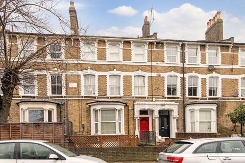 Evering Road, London N16 2 bed flat for sale