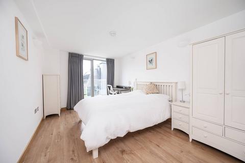 Saffron Hill, Farringdon, London, EC1N 2 bed flat for sale