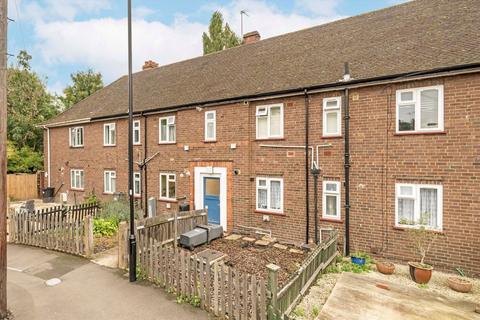 Carville Crescent, Brentford TW8 2 bed flat for sale