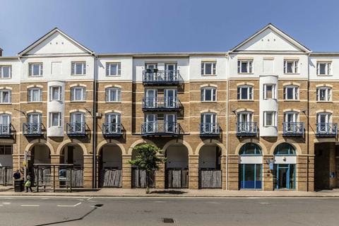 King & Queen Wharf, London SE16 2 bed flat for sale