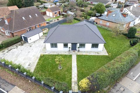 Hill Avenue, Grantham, Lincolnshire... 5 bed bungalow for sale