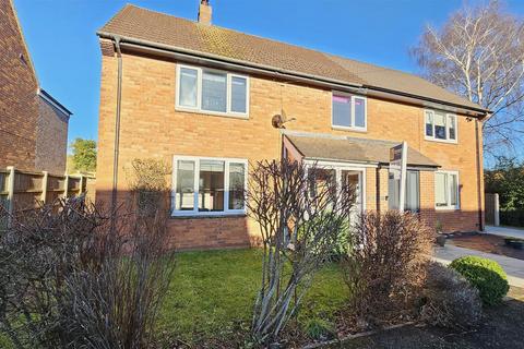 Trenchard Close, Newton, Nottingham 3 bed semi