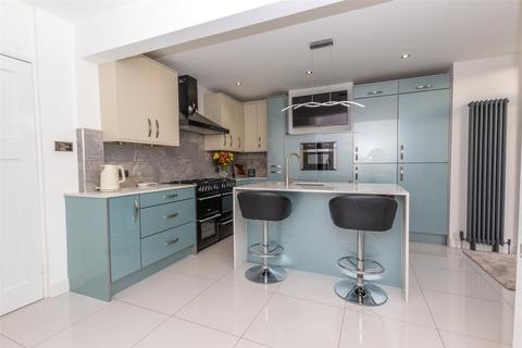 Locking Road, House & Detached Annex... 4 bed semi