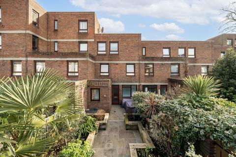 Colet Gardens, London W14 2 bed flat for sale