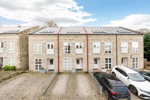 The Park, Kirkburton, HD8 4 bed terraced house for sale