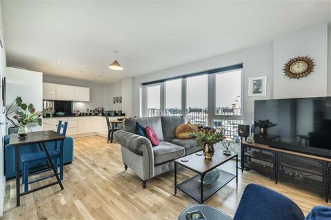 Greenwich High Road, London SE10 2 bed flat for sale