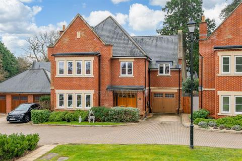 Frythe Avenue, Welwyn 5 bed detached house for sale