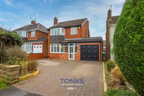 Hiplands Road, Halesowen B62 3 bed detached house for sale