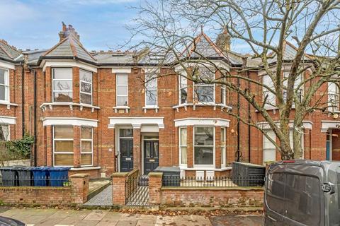 Grafton Road, London W3 2 bed flat for sale