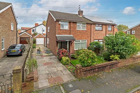 Village Close, Thelwall, Warrington 3 bed semi