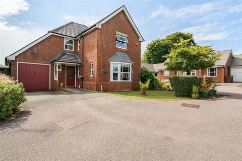 Rayner Close, Crowborough 4 bed detached house for sale