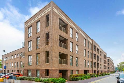 Adenmore Road, London SE6 2 bed flat for sale