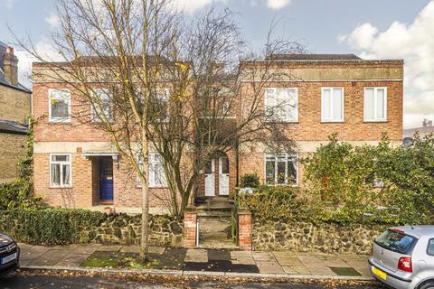 Vale Close, Strawberry Hill TW1 2 bed flat for sale