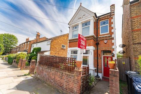 Carlyle Road, South Ealing 2 bed apartment for sale