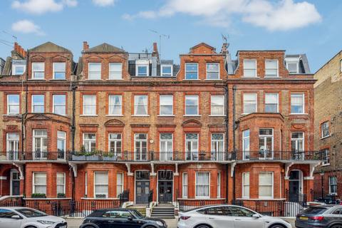 Rosary Gardens, South Kensington, London 2 bed flat for sale
