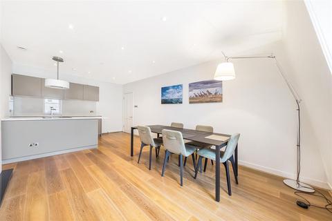 London SW7 2 bed flat for sale