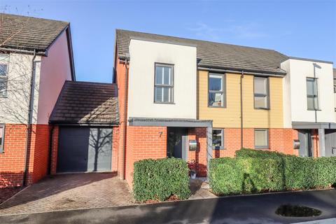 Redfields Meadow, Church Crookham GU52 2 bed house for sale