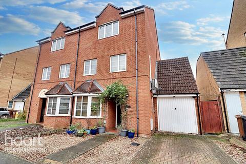 West Cotton Close, Northampton 4 bed townhouse for sale