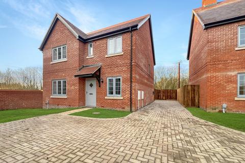 De Vere Grove, Halstead Road, Earls... 4 bed detached house for sale