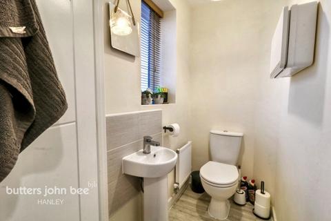 Richard Dawson Drive, Bucknall... 3 bed semi