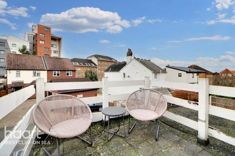 Whitefriars Crescent, Westcliff