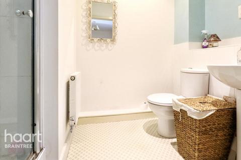 Porters Field, Braintree 2 bed apartment for sale