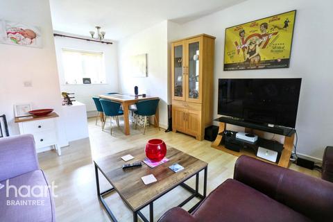Porters Field, Braintree 2 bed apartment for sale