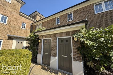 Porters Field, Braintree 2 bed apartment for sale