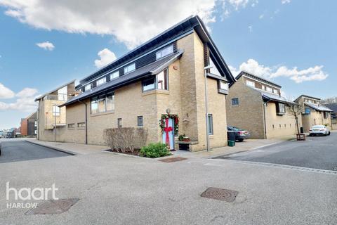 Albertine Street, Harlow 5 bed detached house for sale