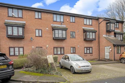 Tempsford Close, Enfield EN2 1 bed apartment for sale