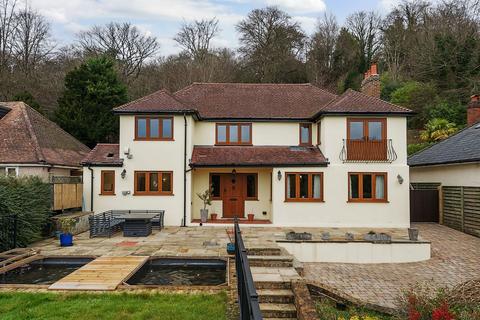 Stuart Road, Warlingham CR6 4 bed detached house for sale
