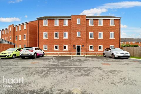 Elizabeth Court, Wakefield 2 bed apartment for sale