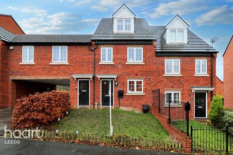 Honeybourne Road, Leeds 3 bed townhouse for sale