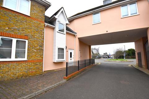 Station Approach, Hockley 3 bed maisonette for sale