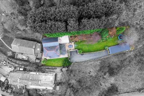 Back Thornhill Road, Longwood... 4 bed detached house for sale