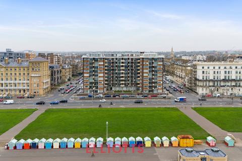 Kingsway Court, Hove 2 bed apartment for sale