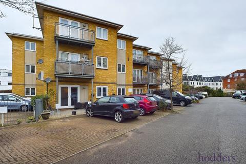 Keel House, Bridge Wharf, Chertsey... 2 bed apartment for sale