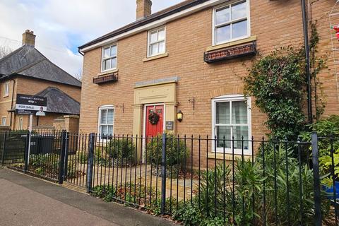 Brunel Walk, Hitchin SG5 5 bed semi