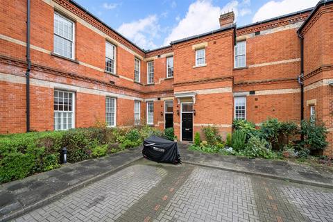 Sandy Mead, Epsom 2 bed mews for sale
